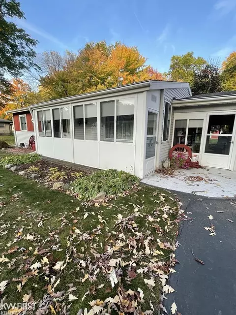 Exterior - 1231 S Elms, Flint, MI 48532 photo 1 of 5