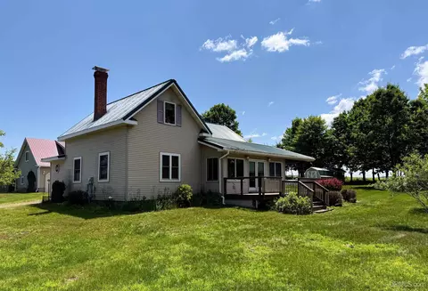 131 Shimon, Marquette, MI 49855