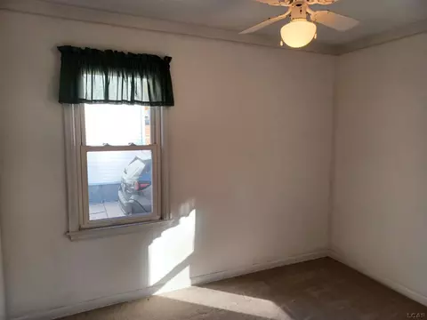 Bedroom - 622 Springbrook, Adrian, MI 49221 photo 2 of 3