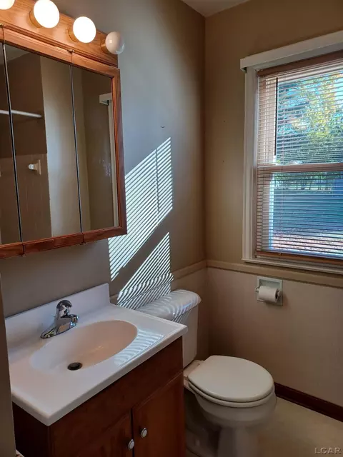Bath - 622 Springbrook, Adrian, MI 49221 photo 1 of 3