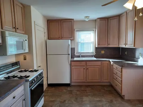 Kitchen - 622 Springbrook, Adrian, MI 49221 photo 1 of 3