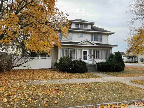 1725 S 1st, Escanaba, MI 49829