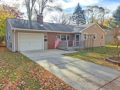 323 John, Clare, MI 48617