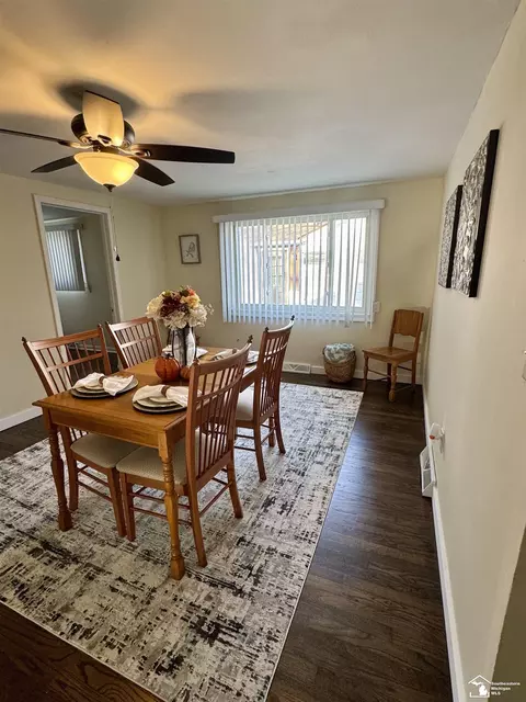 Dining - 124 Kessler, Monroe, MI 48162 photo 1 of 4