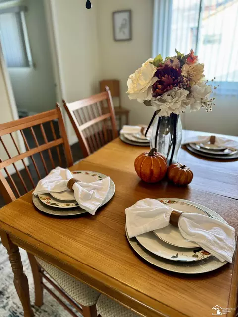 Dining - 124 Kessler, Monroe, MI 48162 photo 4 of 4