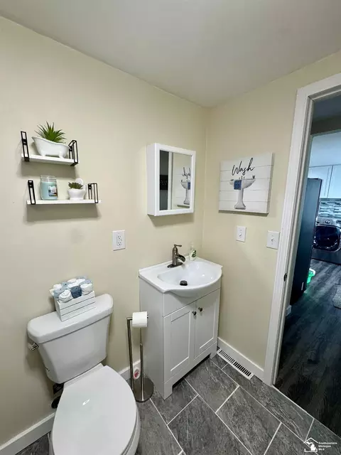 Bath - 124 Kessler, Monroe, MI 48162 photo 1 of 2
