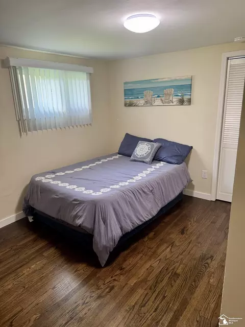 Bedroom - 124 Kessler, Monroe, MI 48162 photo 5 of 5