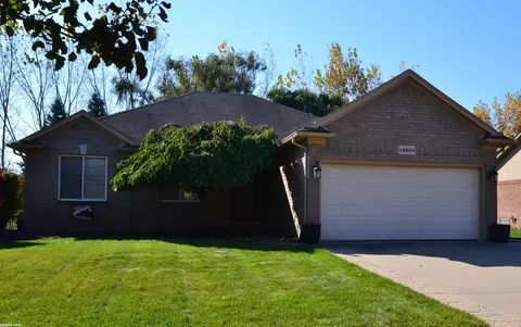 18934 Hollyberry, Macomb, MI 48042