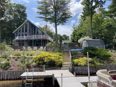 7958 Dodge Lk # W, Manistique, MI 49854