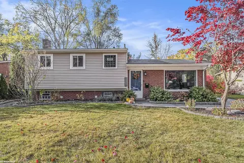 22209 Ontaga, Farmington Hills, MI 48336