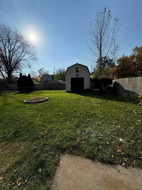 718 E Maumee, Adrian, MI 49221 photo 12