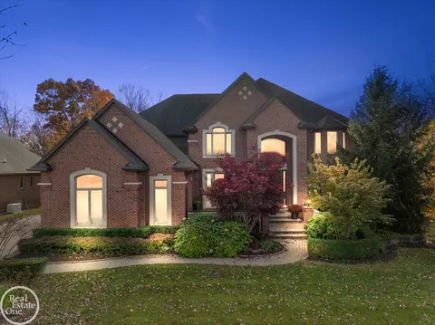 1540 Clear Crk, Rochester Hills, MI 48306