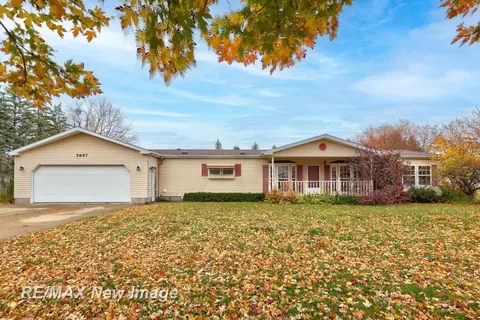 5697 S 7 Mile, Bay City, MI 48706