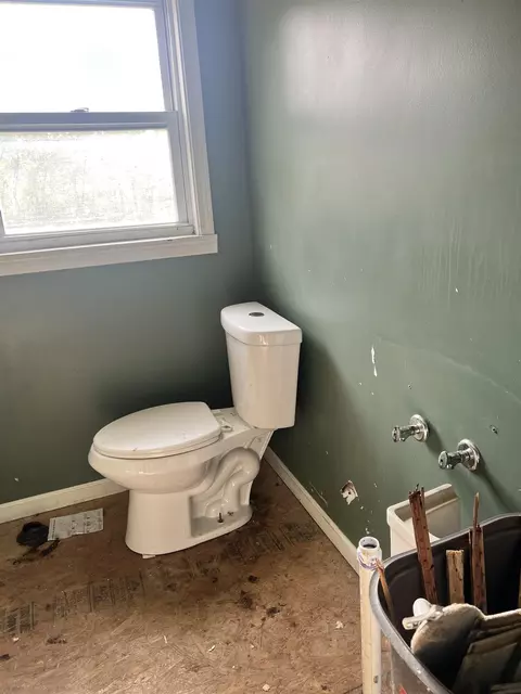 Bath - 1535 Ryan, Flint, MI 48532 photo 2 of 2