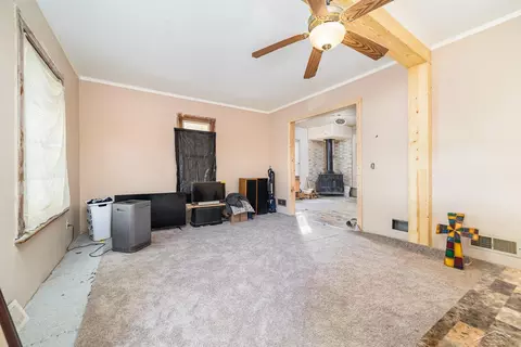 Living - 812 Webster, Bay City, MI 48708 photo 2 of 3
