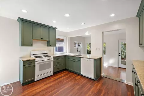 Kitchen - 18921 Moon, Grosse Pointe, MI 48236 photo 1 of 7
