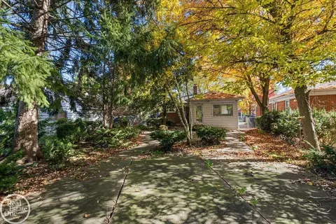 Exterior - 18921 Moon, Grosse Pointe, MI 48236 photo 7 of 8
