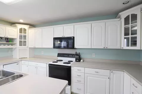 536 Oakbrook, Flushing, MI 48433 photo 9