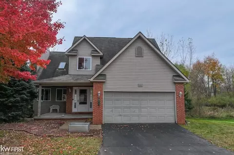 1257 Crystal Pointe, Fenton, MI 48430