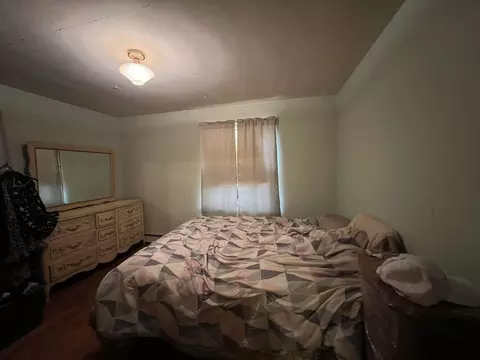 Bedroom - 2499 W Maple, Flint, MI 48507 photo 1 of 3