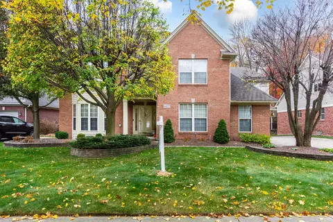 44257 Ladomain, Sterling Heights, MI 48314