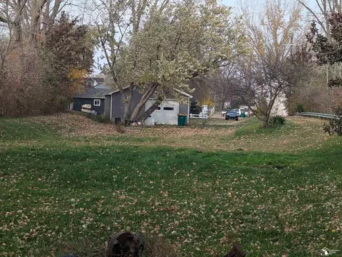 36168 Ruth, Rockwood, MI 48173