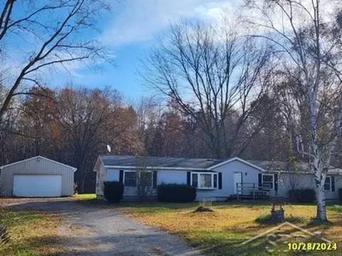 12391 Hawkins, Burt, MI 48417