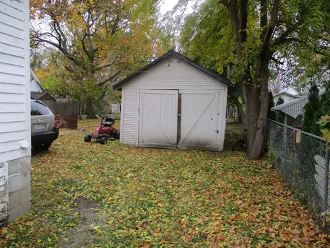434 E Comstock, Owosso, MI 48867 photo 4