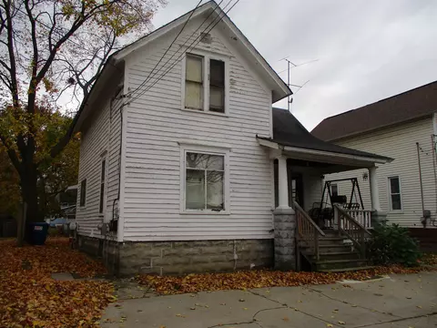 434 E Comstock, Owosso, MI 48867 photo 2