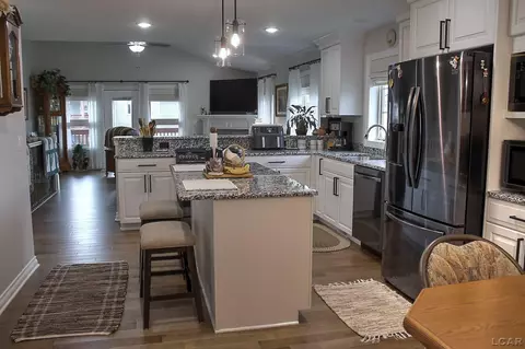 Kitchen - 817 War Bonnet, Tecumseh, MI 49286 photo 2 of 4