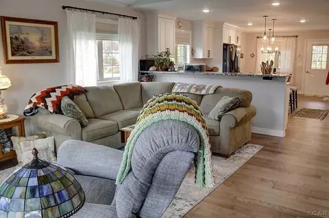 Living - 817 War Bonnet, Tecumseh, MI 49286 photo 2 of 5