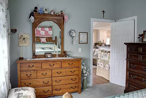 Bedroom - 817 War Bonnet, Tecumseh, MI 49286 photo 2 of 4