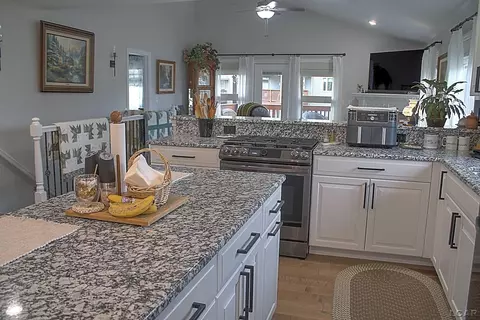 Kitchen - 817 War Bonnet, Tecumseh, MI 49286 photo 4 of 4