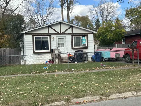 2729 E Pierson, Flint, MI 48506