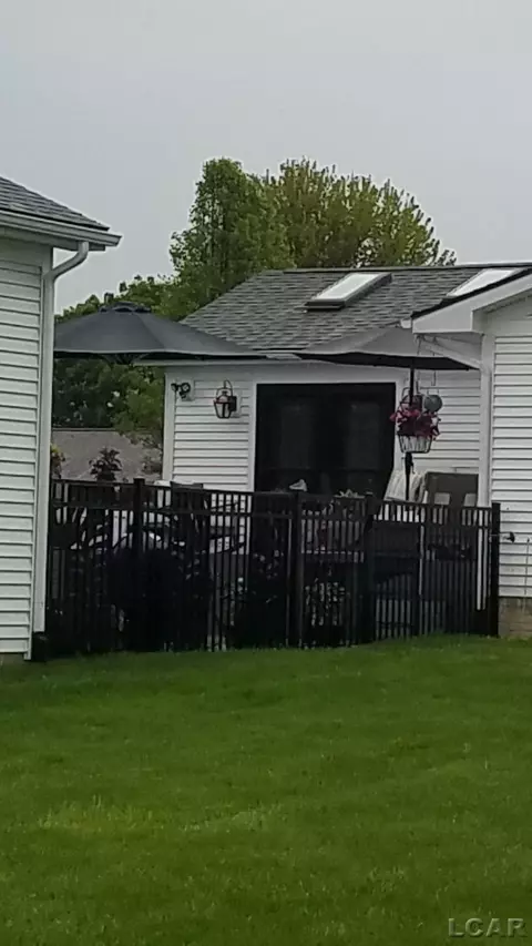 2615 N Spielman Hts, Adrian, MI 49221