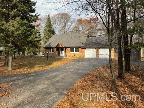 7238 S Lake Bluff 05, Gladstone, MI 49837