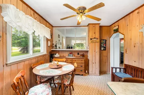Dining - 1995 E Huron, Au Gres, MI 48703 photo 2 of 2
