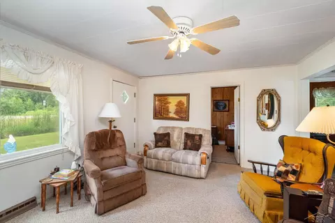 Living - 1995 E Huron, Au Gres, MI 48703 photo 3 of 3