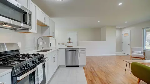 8072 Davison, Davison, MI 48423 photo 10