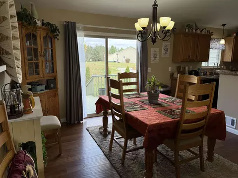 Dining - 1741 Manchester, Gladwin, MI 48624 photo 2 of 4