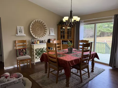 Dining - 1741 Manchester, Gladwin, MI 48624 photo 1 of 4