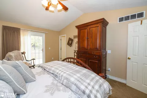Bedroom - 6351 River, Flushing, MI 48433 photo 2 of 5