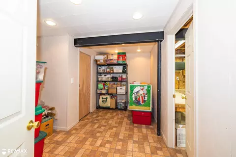 Entry Way - 6351 River, Flushing, MI 48433 photo 5 of 5