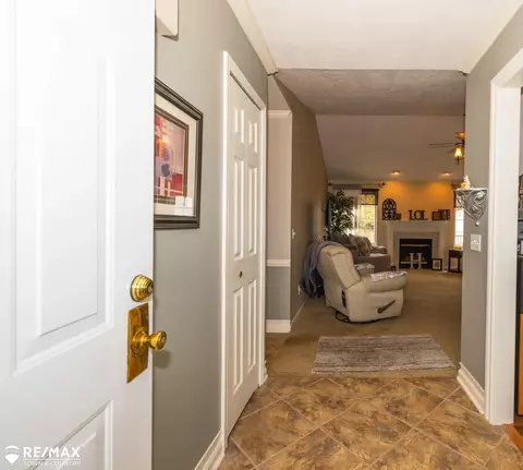 Entry Way - 6351 River, Flushing, MI 48433 photo 2 of 5