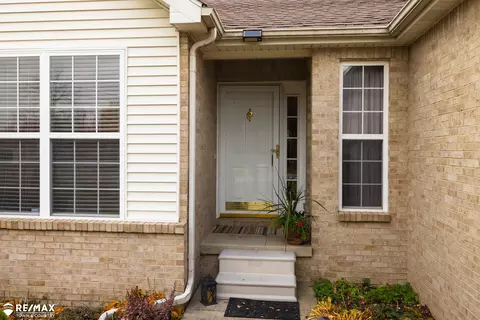 Entry Way - 6351 River, Flushing, MI 48433 photo 1 of 5