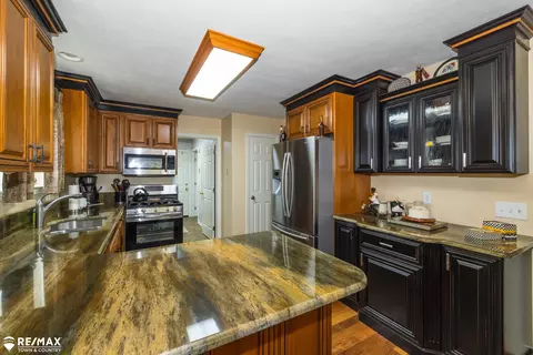 Kitchen - 6351 River, Flushing, MI 48433 photo 1 of 4