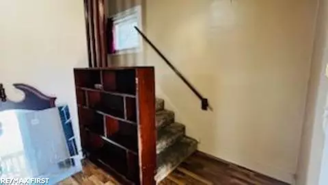Entry Way - 1223 1st, Jackson, MI 49203 photo 3 of 7