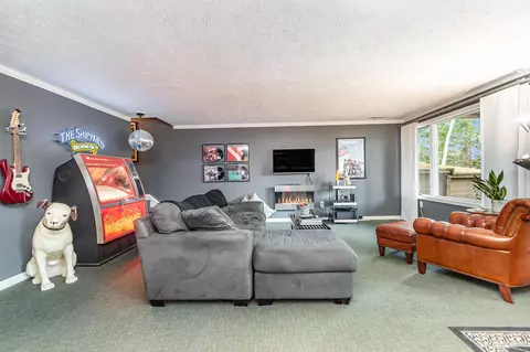 Living - 766 Rivers Ter, Gladwin, MI 48624 photo 3 of 4