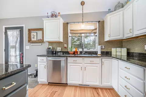 Kitchen - 766 Rivers Ter, Gladwin, MI 48624 photo 7 of 7