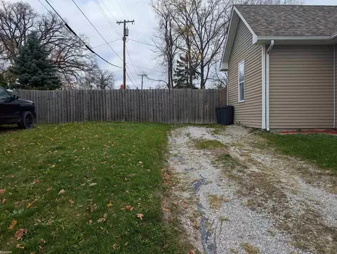 Exterior - 908 Cedar, Saint Clair, MI 48079 photo 4 of 10
